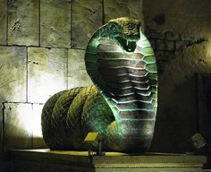 Etana serpent statue